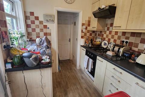 2 bedroom house for sale, Chivers Road, London