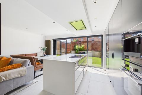 5 James Close, Marlow, SL7 1TS