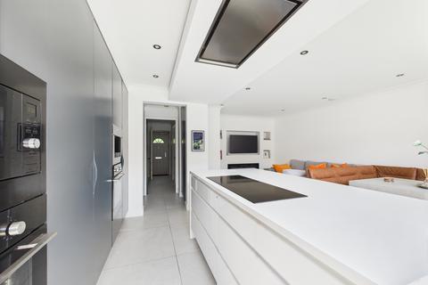5 James Close, Marlow, SL7 1TS