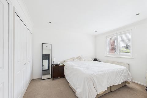 5 James Close, Marlow, SL7 1TS