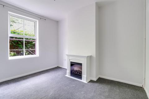 2 bedroom terraced house to rent, Station Road, Gloucester