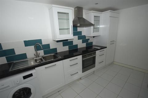 Studio to rent, Dame Alice Street Bedford