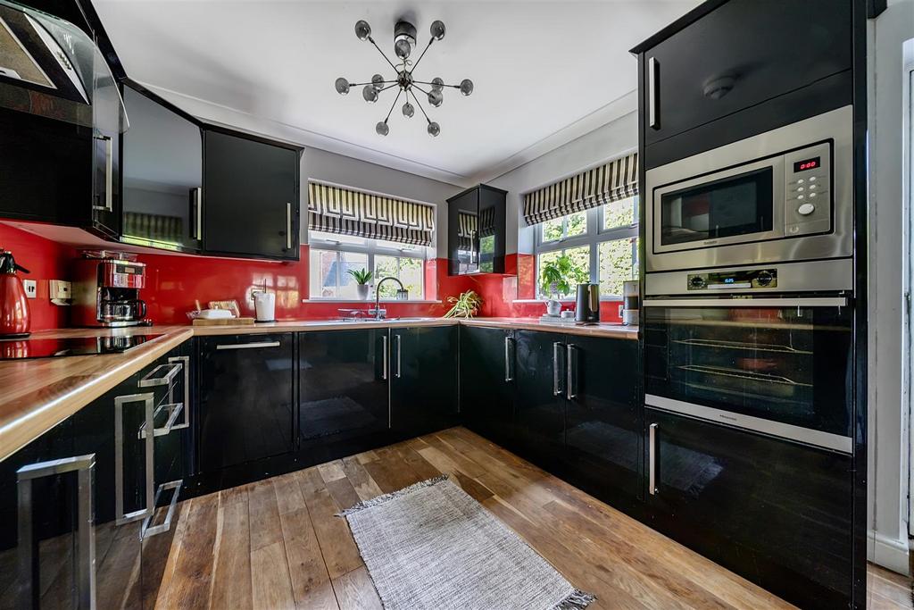 1287377-15-6824f36730281-ARW .jpg