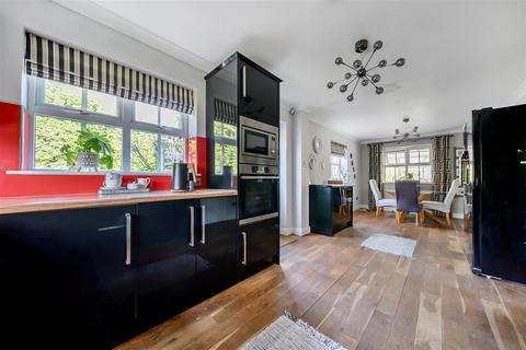 4 bedroom detached house for sale, Eaton Court, Tetchill.