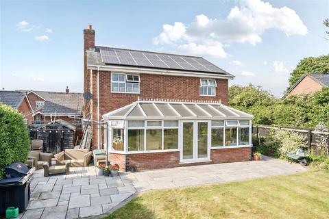 4 bedroom detached house for sale, Eaton Court, Tetchill.
