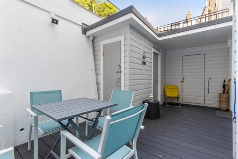 3 bedroom apartment for sale, Clarence Street, Dartmouth