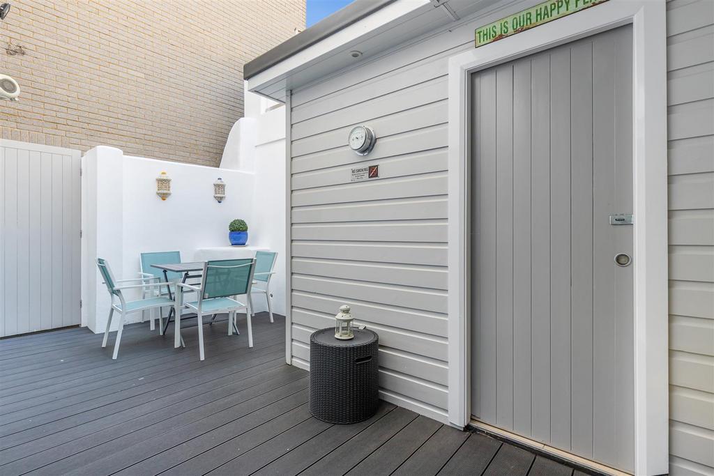 A06 - 2 Clarence House Clarence Street Dartmouth -