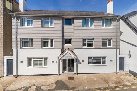 3 bedroom apartment for sale, Clarence Street, Dartmouth