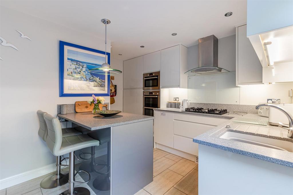 A10 - 2 Clarence House Clarence Street Dartmouth -