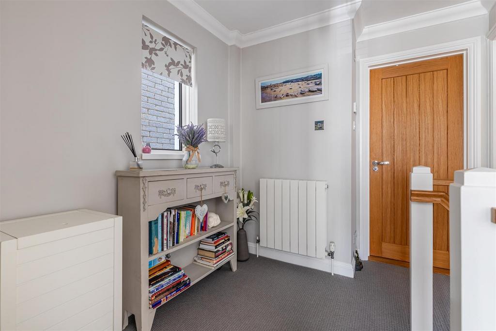 A16 - 2 Clarence House Clarence Street Dartmouth -