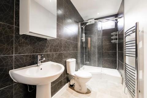 6 bedroom house share to rent, Burchett Grove