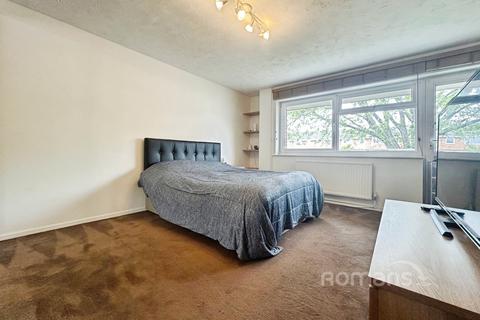69 Borodin Close, Basingstoke, RG22 4EW