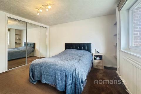 69 Borodin Close, Basingstoke, RG22 4EW