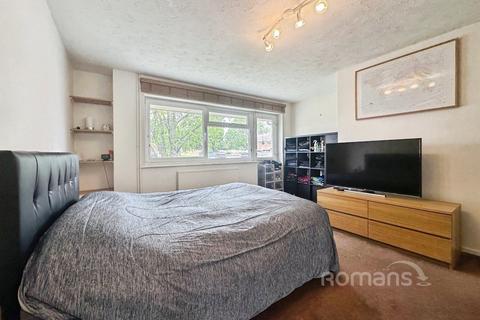 69 Borodin Close, Basingstoke, RG22 4EW