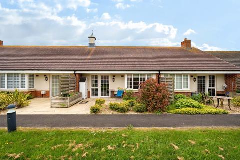1 bedroom terraced bungalow for sale, Hawthorne Road, Humberston, Grimsby, Lincolnshire, DN36