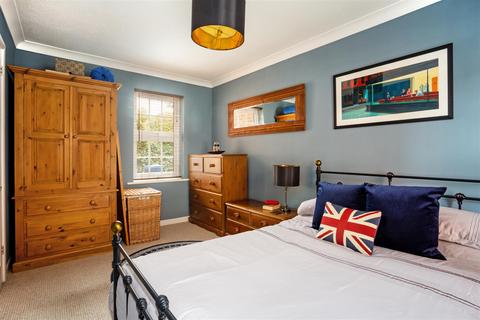 2 bedroom maisonette for sale, Village Court, Sunninghill