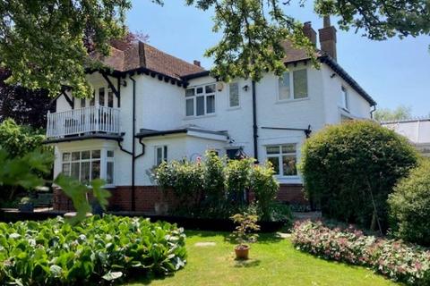 4 bedroom detached house for sale, Burmarsh Road, Hythe, CT21
