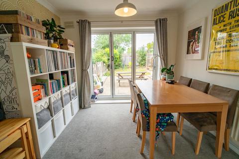 27 Colesbourne Road, Solihull, B92 8LE