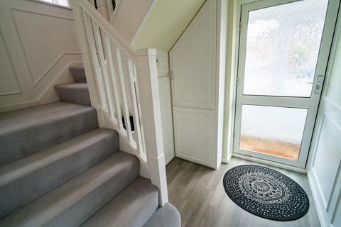 27 Colesbourne Road, Solihull, B92 8LE