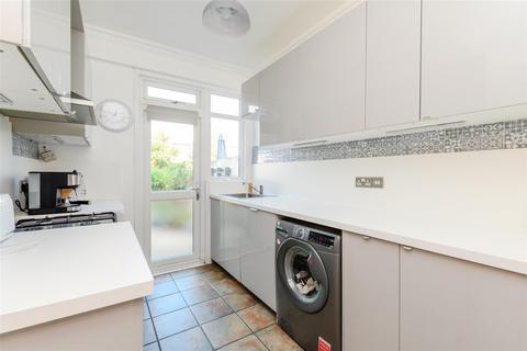 20 Mayfield Road, Gravesend, DA11 0JP