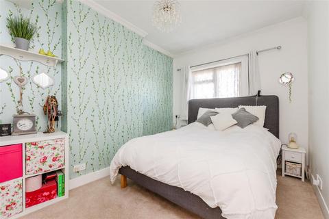 20 Mayfield Road, Gravesend, DA11 0JP