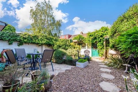 20 Mayfield Road, Gravesend, DA11 0JP