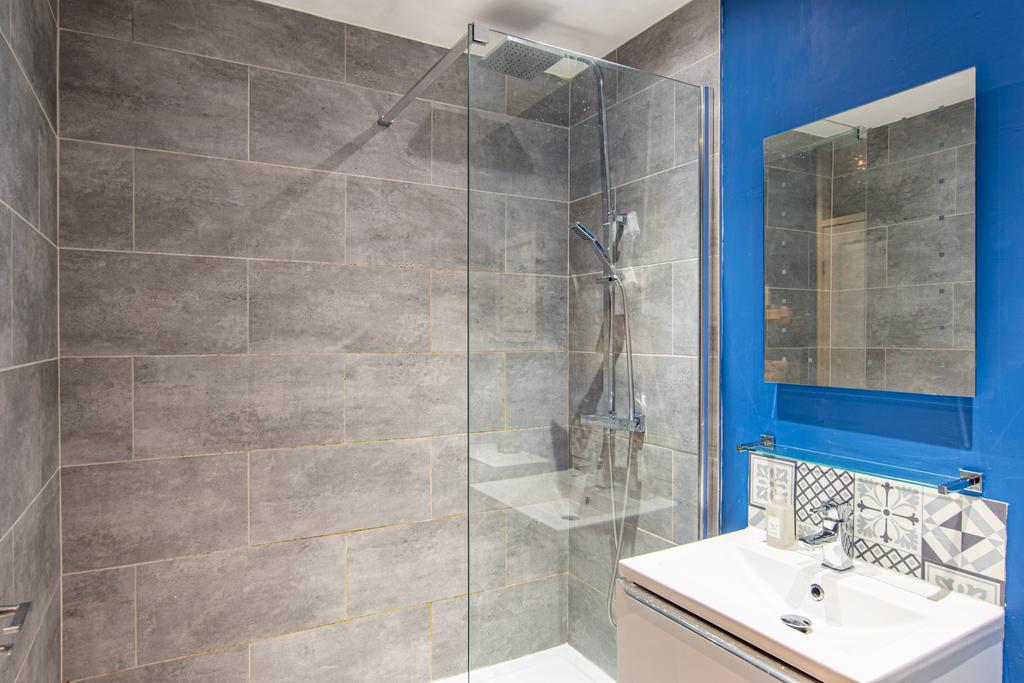 Shower2