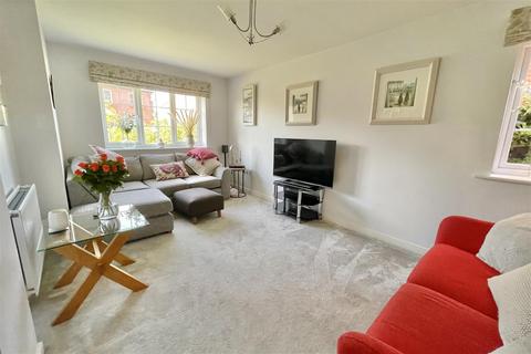 11 Abbotts Drive, Evesham, WR11 2RY