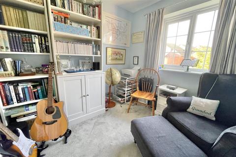 11 Abbotts Drive, Evesham, WR11 2RY