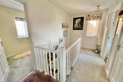 11 Abbotts Drive, Evesham, WR11 2RY