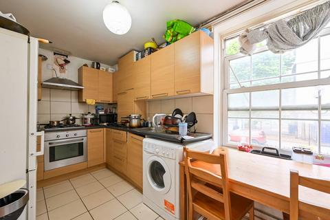 2 bedroom flat for sale, Bromley High Street, London E3