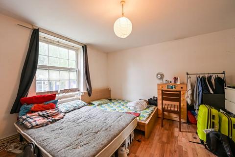 2 bedroom flat for sale, Bromley High Street, London E3