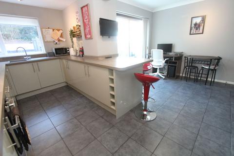 3 bedroom detached house for sale, Stockwell Avenue, Brierley Hill DY5