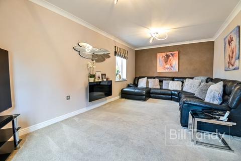 4 bedroom detached house for sale, Newbold Close, Lichfield, WS13