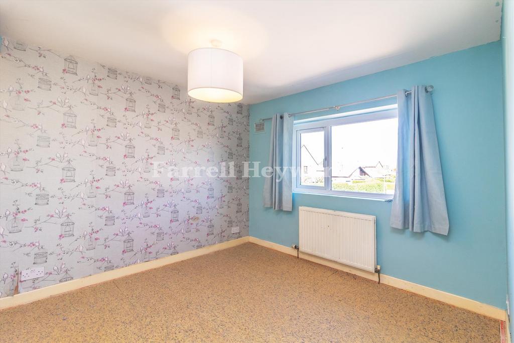 Bedroom 1 image 2
