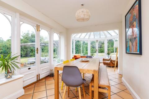 Highland Lanham Lane, Winchester, SO22 5JS