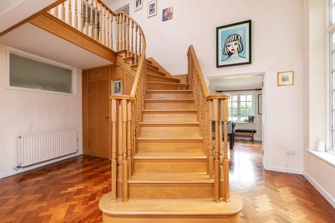 Highland Lanham Lane, Winchester, SO22 5JS