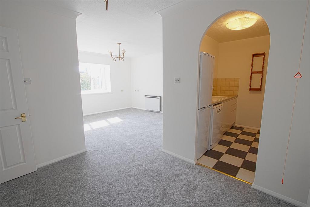 Dining room new 2.jpg