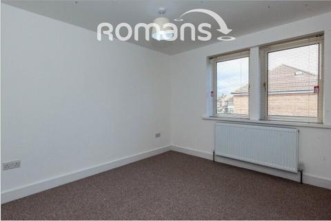2 bedroom semi-detached house to rent, Smiths Lane, Windsor, SL4