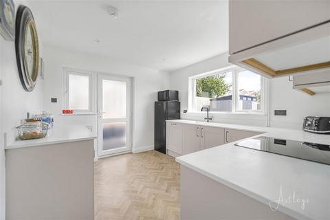 14 Willow Walk, Cimla, Neath, SA11 3XB