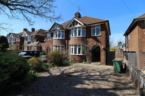 3 bedroom semi-detached house to rent, Canesworde Road, Dunstable