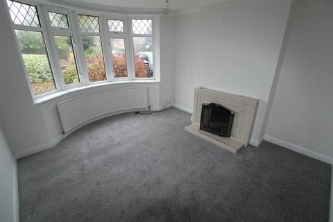 3 bedroom semi-detached house to rent, Canesworde Road, Dunstable