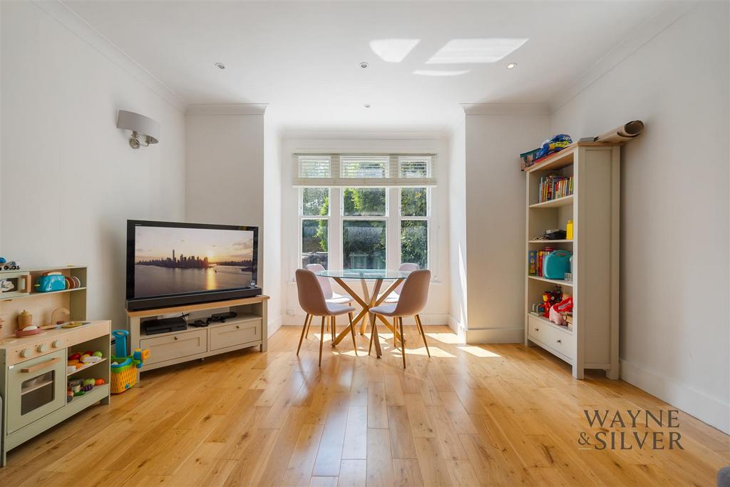 Holly Hill, NW3