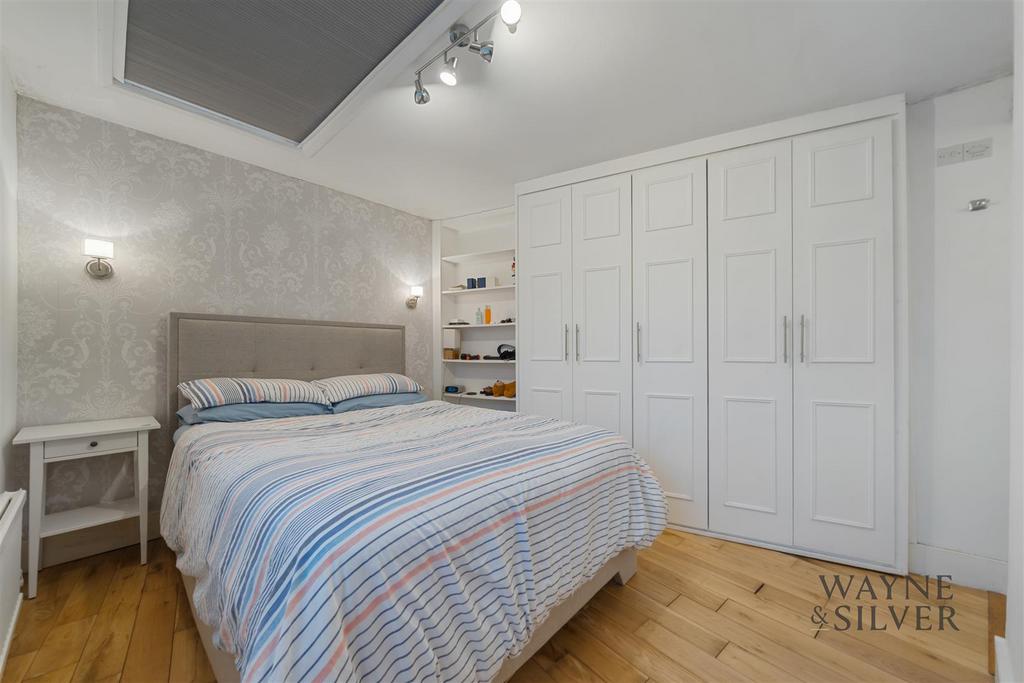 Holly Hill, NW3