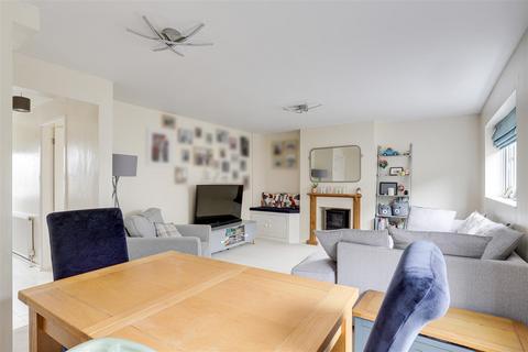 3 bedroom semi-detached house for sale, Perlethorpe Close, Gedling NG4