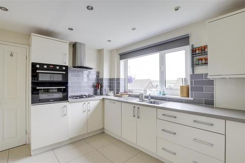 3 bedroom semi-detached house for sale, Perlethorpe Close, Gedling NG4