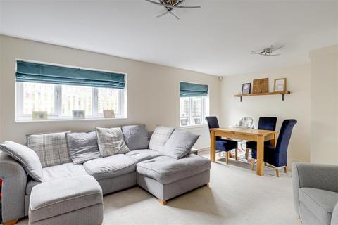 3 bedroom semi-detached house for sale, Perlethorpe Close, Gedling NG4