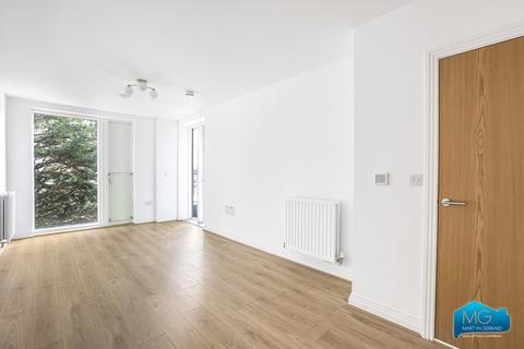 undefined, Quayle Crescent, Whetstone, London, N20