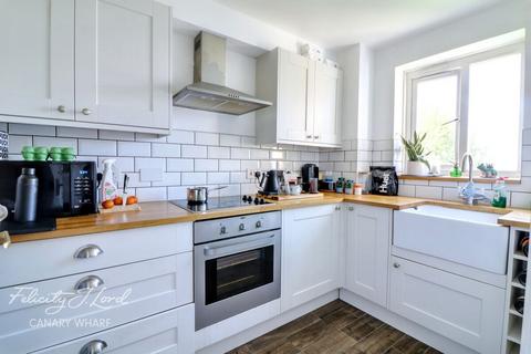 1 bedroom apartment to rent, Ferguson Close, LONDON