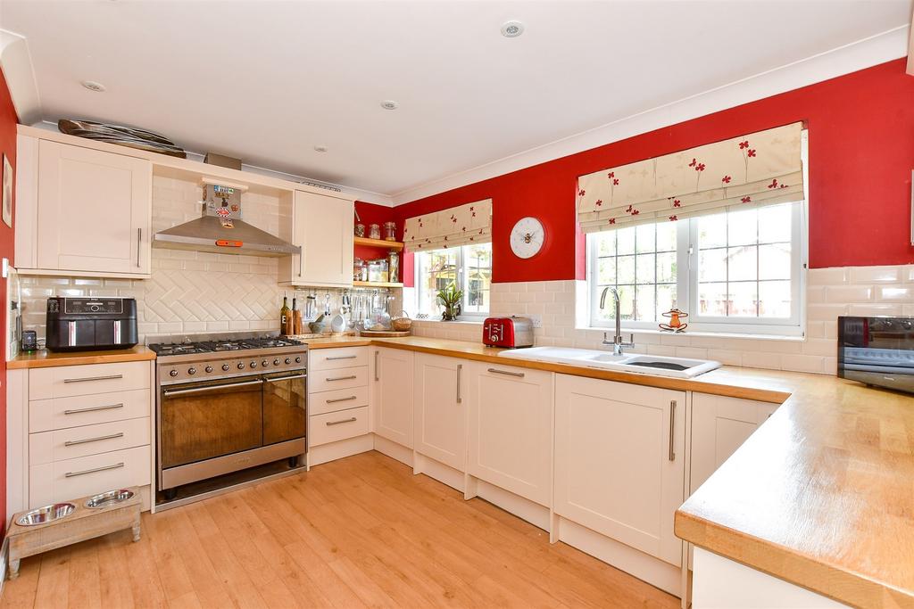Kitchen/ Breakfast Room